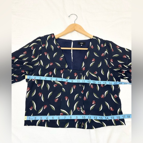 Lucca Penny Puff Button Front Blouse - Navy Floral - Picture 11 of 14